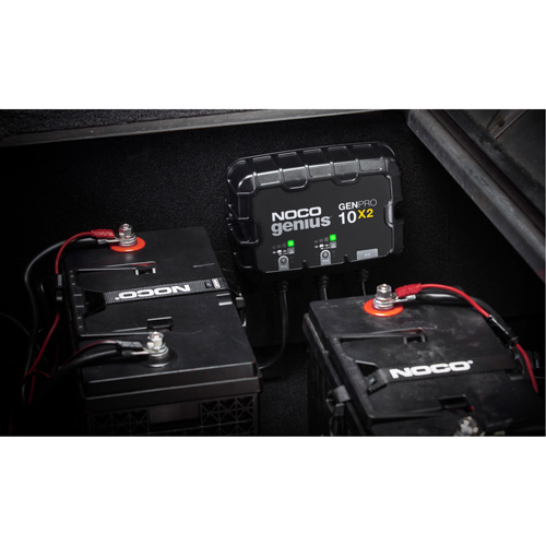 Chargeur de batterie embarqu&eacute; &agrave; 2 sorties de 20 amp&egrave;res GenPro10X2 Genius Distribution Élite MP