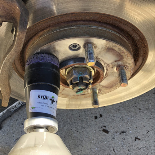 STUD KLEEN Impact-Driven Hub, Stud & Wheel Cleaning Tool Distribution Élite MP