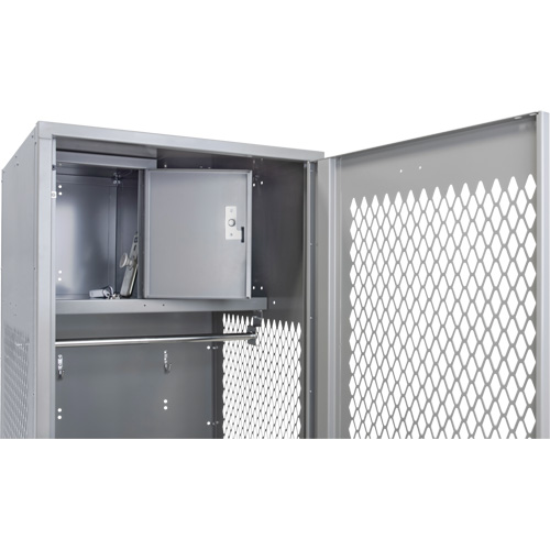 Casier pour &eacute;quipement avec porte, Acier, 24" la x 24" p x 72" h, Gris Distribution Élite MP