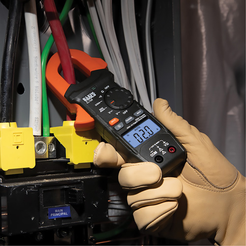Trousse dessai &eacute;lectrique avec pince-m&egrave;tre Distribution Élite MP