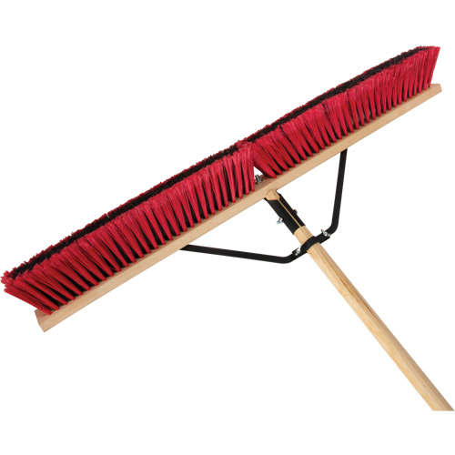 Balai-brosse &agrave; manche renforc&eacute;, 36", Moyen, Soies PVC Distribution Élite MP