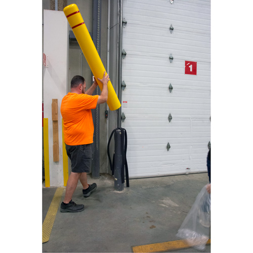 Capuchon en poly&eacute;thyl&egrave;ne pour borne de protection, 4-1/2" dia. x 52" l, Rouge/Jaune Distribution Élite MP