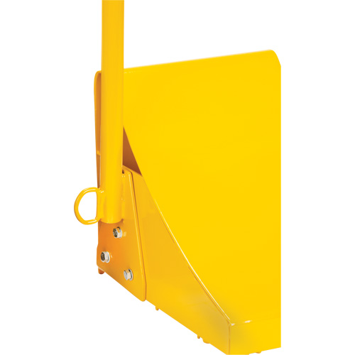 Ice Chock with Ergonomic Handle, Steel, Yellow, 8-1/16" W x 10-5/8" D x 8-13/16" H Distribution Élite MP