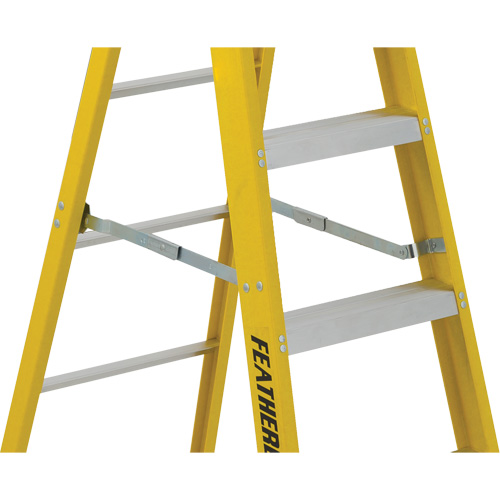 Industrial Heavy-Duty Stepladders (6900 Series), 4', Fibreglass, 300 lbs. Capacity, Type 1A Distribution Élite MP