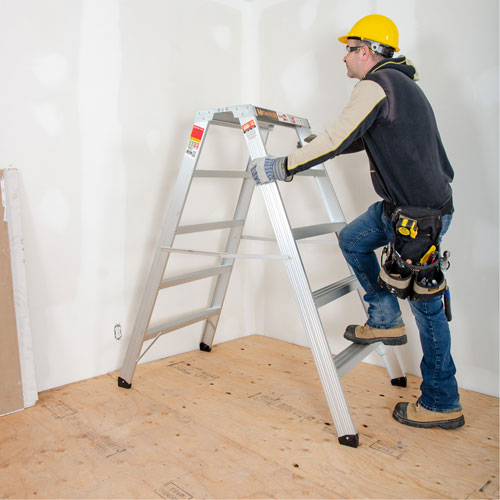 Poste de travail chevalet de sciage portatif, Cadre Aluminium, 12-1/4" p x 56" h Distribution Élite MP