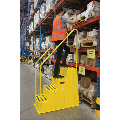 Industrial Step Stool, 4 Steps, 44" x 22-1/4" x 65-1/8" High Distribution Élite MP