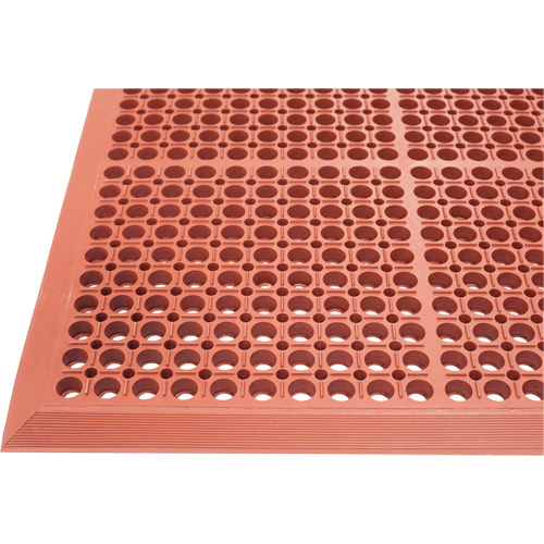 Tapis de s&eacute;rie Competitor, &agrave; fentes, 3' x 5' x 7/8", Orange, Caoutchouc naturel Distribution Élite MP
