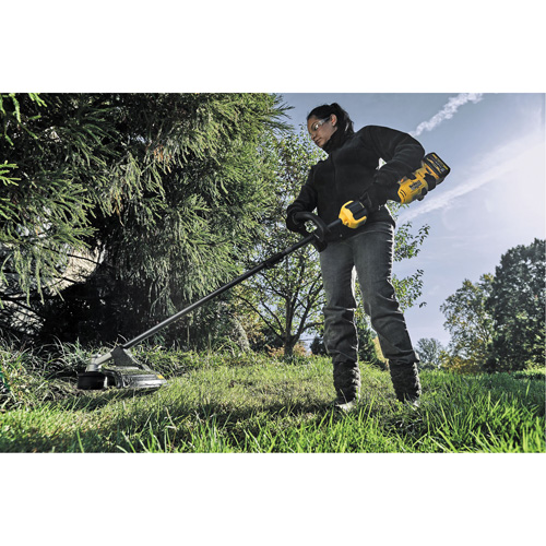 Max* Cordless Brushless Attachment-Capable String Trimmer, 17", Battery Powered, 60 V Distribution Élite MP