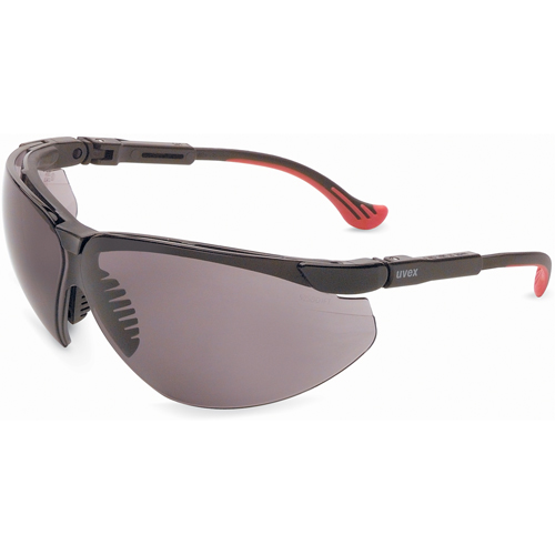 Lunettes de s&eacute;curit&eacute; Uvex Genesis XC, Lentille Grise/fum&eacute;e, Anti-&eacute;gratignures, R&eacute;pond ou surpasse la norme CSA Z94.3 Distribution Élite MP