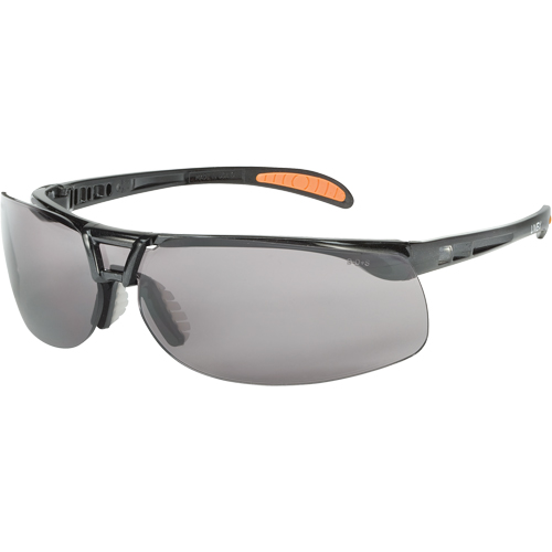Lunettes de s&eacute;curit&eacute; Uvex Prot&eacute;g&eacute; Ultra-Dura, Lentille Grise/fum&eacute;e, Antibu&eacute;e/Anti-&eacute;gratignures, ANSI Z87+/R&eacute;pond ou surpasse la norme CSA Z94.3 Distribution Élite MP