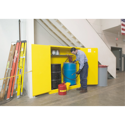 Armoires Sure-Grip EX pour entreposage de barils &agrave; la verticale, Capacit&eacute; de 110 gal. US, 2 barils, Jaune Distribution Élite MP