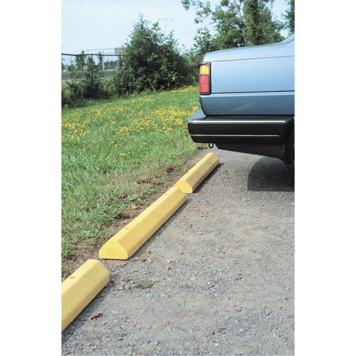 Car Stops, Plastic, 6' L, Yellow Distribution Élite MP