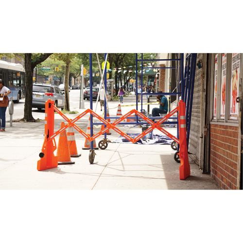Barricade Multi-Gate, 43" h x 90" lo, Orange Distribution Élite MP