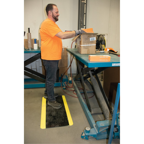 Anti-Fatigue Matting, Diamond, 1-2/3' x 3-1/4' x 3/4", Black/Yellow, Polyurethane Distribution Élite MP