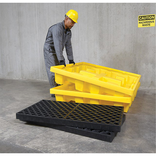 Ultra-Spill Pallet emboitable, 4 barils, Capacit&eacute; de d&eacute;versement 66 gal. US, 51" x 51" x 10" Distribution Élite MP