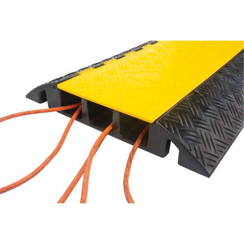 Polyurethane Cable Protector, 5 Channels, 35.43" L x 19.69" W x 2" H Distribution Élite MP