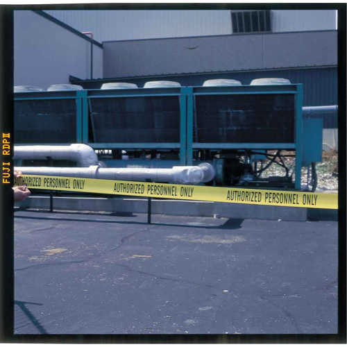 Barricade Tape, English, 3" W x 200' L, 3 mils, Black on Yellow Distribution Élite MP