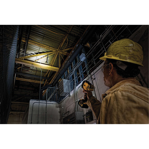 Max Cordless Jobsite Spotlight, LED, 1000 Lumens, Rechargeable Batteries Distribution Élite MP