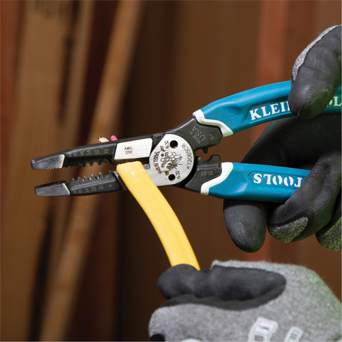 Outil polyvalent Klein-Kurve pour d&eacute;nuder, couper et sertir les fils, 8-1/4" lo, 8 - 20 AWG Distribution Élite MP