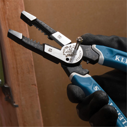 Outil polyvalent Klein-Kurve pour d&eacute;nuder, couper et sertir les fils, 8-1/4" lo, 8 - 20 AWG Distribution Élite MP