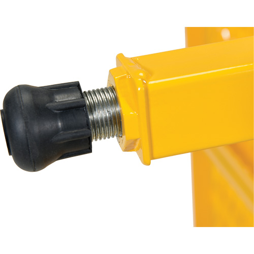Plate-forme ajustable Step-Mate, 1 marche(s), 23-1/2" la x 19-9/16" lo x 16-1/2" h, Capacit&eacute; 500 lb Distribution Élite MP