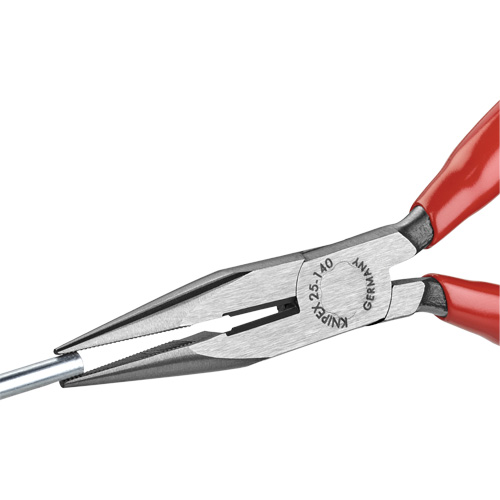 Pince &agrave; bec long avec couteau, 5-1/2" lo Distribution Élite MP