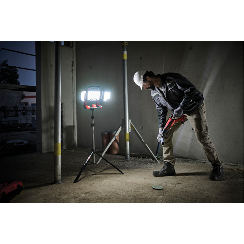 18V Professional Cordless Folding Panel Work Light on Tripod, LED, 3600 Lumens Distribution Élite MP