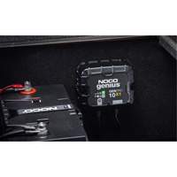 Chargeur de batterie embarqu&eacute; &agrave; 1 sortie de 10 amp&egrave;res GenPro10X1 Genius Distribution Élite MP