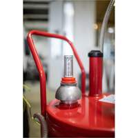 Chariot &agrave; carburant en acier de 25 gallons avec pompe rotative bidirectionnelle et filtre Distribution Élite MP