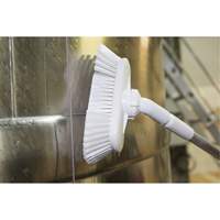 Brosse de lavage aliment&eacute;e en eau et &agrave; angle r&eacute;glable, Soies Doux, Longueur de 9-1/4", Vert Distribution Élite MP