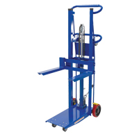 Empileur &agrave; plateforme, M&eacute;canisme Pompe au pied, Capacit&eacute; de 750 lb, Levage max de 52" Distribution Élite MP