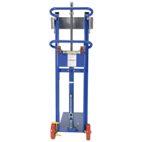 Gerbeur &agrave; plateforme hydraulique, M&eacute;canisme Pompe au pied, Capacit&eacute; de 750 lb, Levage max de 52" Distribution Élite MP