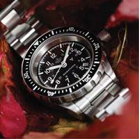 Grande montre automatique de plong&eacute;e avec feuille d'&eacute;rable gris et bracelet en acier inoxydable, Num&eacute;rique, &agrave; piles, 41 mm, Argent Distribution Élite MP