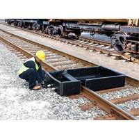 Ultra-Track Berm, 144 US gal. Capacity, 4' W x 6' L x 12" H, Foam Wall Distribution Élite MP