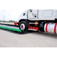 Ultimate Copolymer 2000 Ultra-Containment Berm&reg;, 179 US gal. Capacity, 4' W x 6' L x 12" H, Hinge Bracket Distribution Élite MP