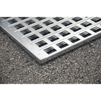 Ultra-Spill Pallet en acier, 4 barils, Capacit&eacute; de d&eacute;versement 68 gal. US, 49,1" x 47,1" x 10,9" Distribution Élite MP