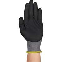 Gants r&eacute;sistants &agrave; la coupe HYFLEX 11-584, Taille 5/2T-petit, Calibre 21, Rev&ecirc;tement Mousse de nitrile, Enveloppe en PEHP/Intercept, ASTM ANSI niveau A6/EN 388 niveau F Distribution Élite MP