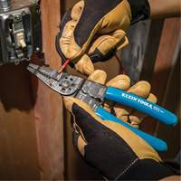 Outils polyvalents &agrave; bec long, 8-1/4" lo, 10 - 22 AWG Distribution Élite MP