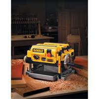 2-Speed Thickness Planer, 19-3/4" W x 22-1/2" L x 13-1/2" H, 20000 RPM No Load Speed Distribution Élite MP
