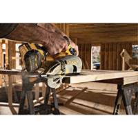 Scie circulaire sans balai Flexvolt Max avec frein &eacute;lectrique (outil seulement), 7-1/4", 60 V Distribution Élite MP