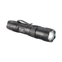 Lampe de poche tactique 7100, DEL, 695 lumens, Piles AA Distribution Élite MP