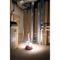 Lampe de chantier compacte M18 RADIUS avec ONE-KEY, DEL, 4400 lumens Distribution Élite MP