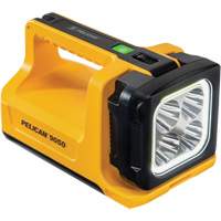 9050 High-Performance Lantern Flashlight, LED, 3369 Lumens, 2.75 Hrs. Run Time, Rechargeable/AA Batteries, Included Distribution Élite MP